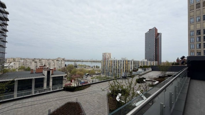Продам коммерческое помещение 146,9 м. с террасой. ЖК Nebo Небо. Центр - фото 1
