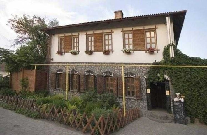 Продаж комерційного приміщення на вул. Посполита 1, площа 1000 кв.м - фото 1
