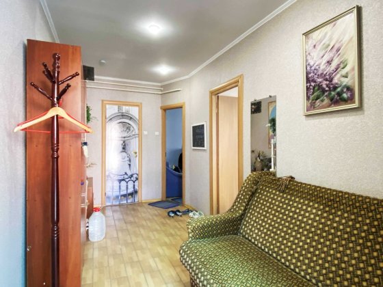 Продаж 2 кімнатний офіс. Фасадний вхід-ганок. Ремонт. Вул. М. Кропівницького Николаев