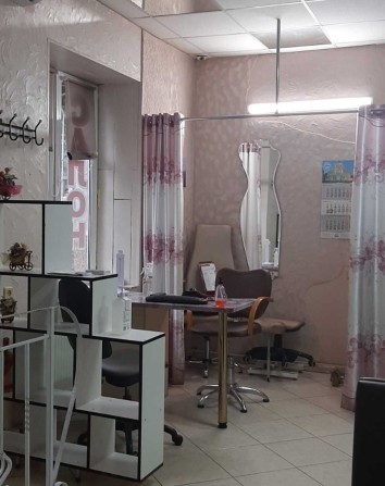 Комерційне приміщення  з чинним бізнесом  Фасадний вхід Сучасний ремонт, Центр 90000 у.о. - фото 1