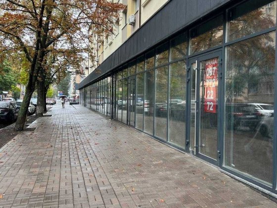 Без %. .Продаж Торгового Фасадного приміщення 63 м2,Юрківська вул., 18