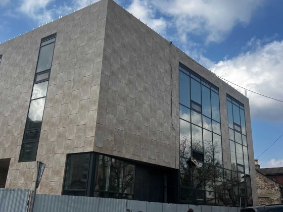 Продаж комерційних приміщень на вулиці Тісній Львів
