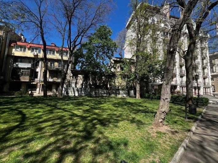Продам 3 здания ОПЕРНЫЙ ТЕАТР Пале Рояль. Под застройку! - фото 1