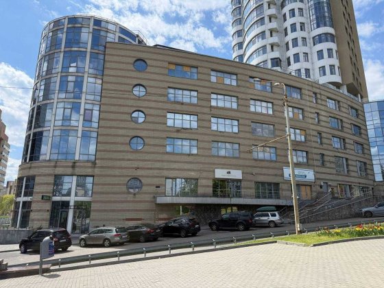 Продаж офісу 291 м² у центрі Дніпра | пр. Яворницького | БЦ Магнезит. Вхід з червоної лінії Днепр