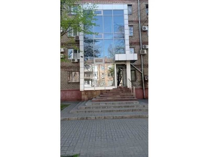 Нежитлові приміщення, 760 кв. м, вул. Леоніда Жаботинського, 11/51 - фото 1
