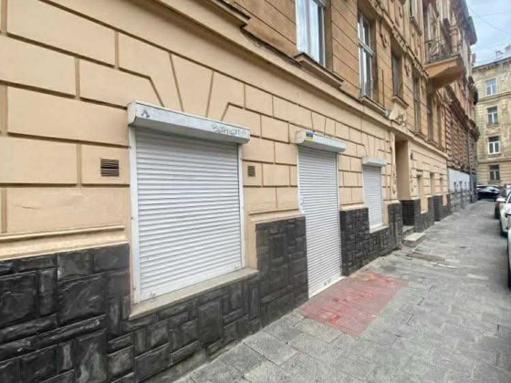Продається комерційне приміщення на вул. Мартовича 7 Львів
