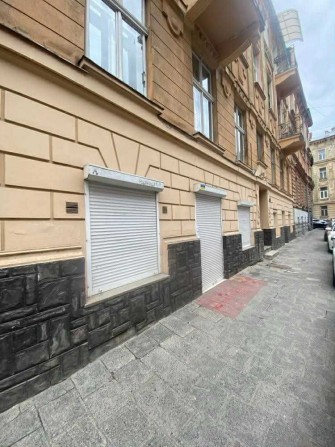 Продається комерційне приміщення на вул. Мартовича 7 - фото 1