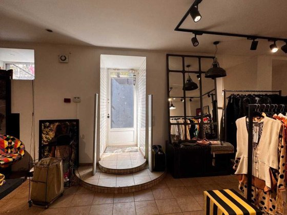 Продаж приміщення в центрі, Театральна, Чикаленка