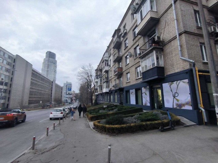 ‼️Продаж фасадного приміщення з орендарем. Фасад, можливість тераси витяжка 60 кіловат. 300м2 гарна  - фото 1