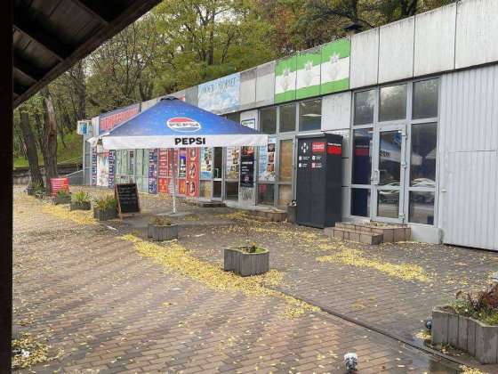 Продам фасад 60 м2+своя земля кут Теліги 7/1 Копилівська на зупинці Київ