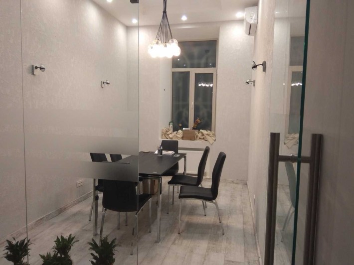 Коммерция с ремонтом на Семинарской/Пироговской. 173 кв.м. 6 помещений - фото 1