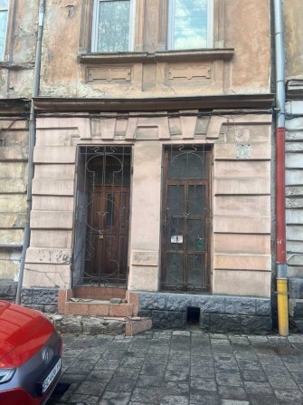 Продаж комерційного приміщення, вулиця Шептицьких, фасадний вхід - фото 1
