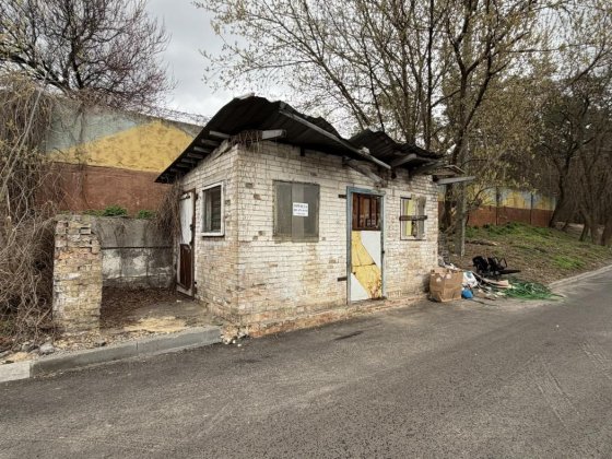 Продаж нежитлової будівлі на вул. Колекторна, 3В на 15 м², від власника