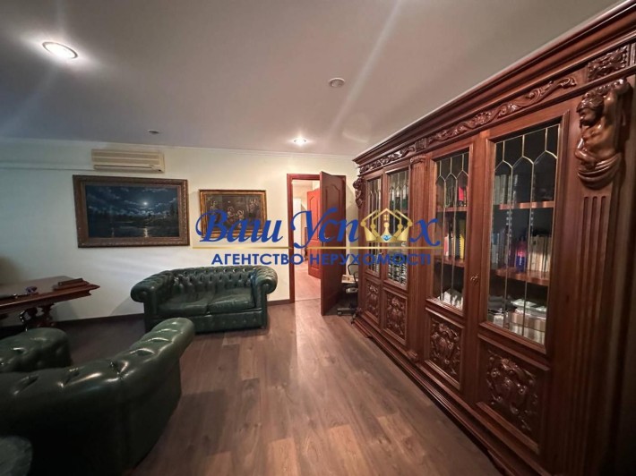 Продажа  офиса с ремонтом  в центре Киева. Цирк район. - фото 1