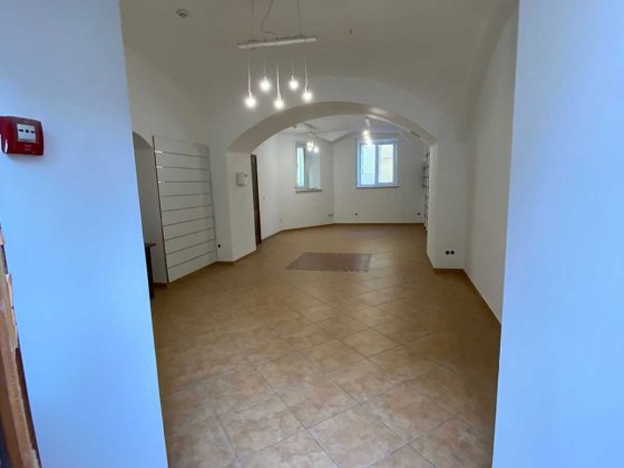 Продаж комерції 48 кв.м. вул. Винниченка (біля прощі Митної) Львів