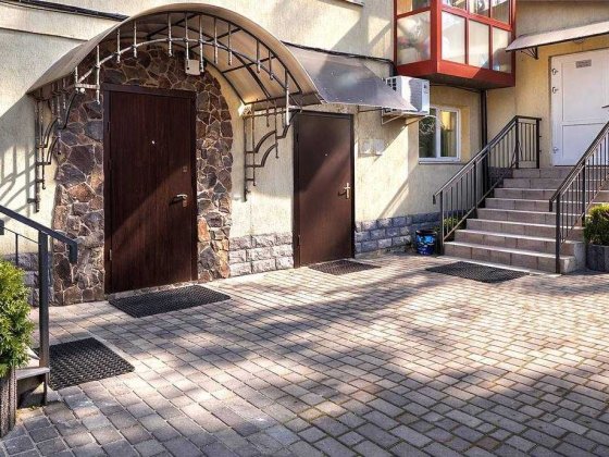 Продаж комерційного приміщення на вул. Райдужна, площа 72.2 кв.м Львів