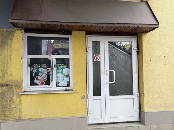 Продаж комерційного приміщення Краківський ринок магазин фасадний вхід 80 тис дол Львів