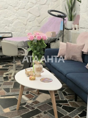 Продаж діючої студії краси у прохідній локації — вул. Шептицьких, 16 - фото 1