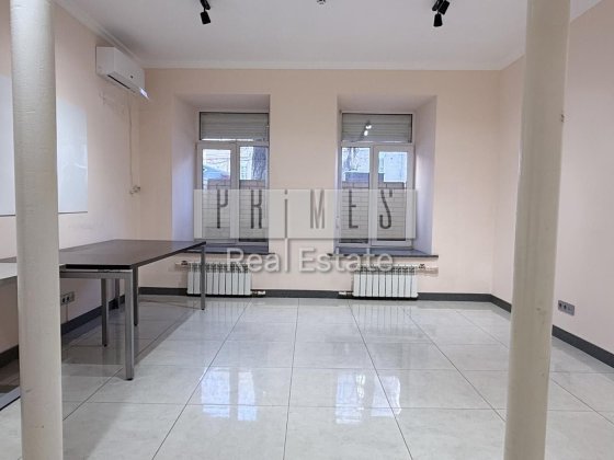 Продаж нежитлового приміщення, Хрестовий провулок 8/9. Печерськ, КЛЮЧІ