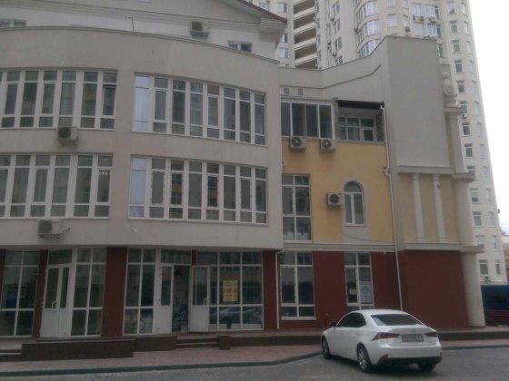 Продам фасадное помещение на бул. Французском. Одеса
