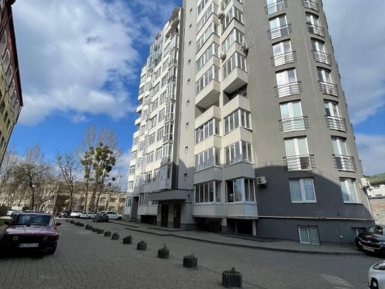 Продаж 2-рівневого комерційного приміщення вул. Водогінна 2-А Львів
