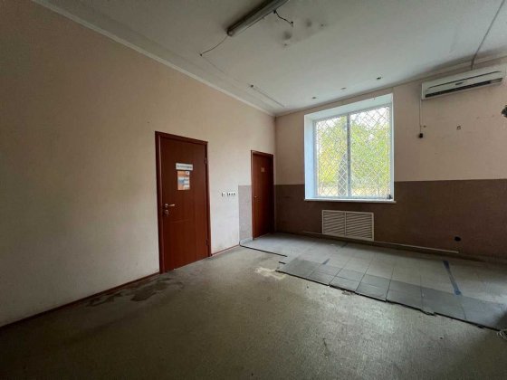 Продам помещение 1 этаж жилого дома Антонова (Аэрофлотская) 60 кв м Харьков