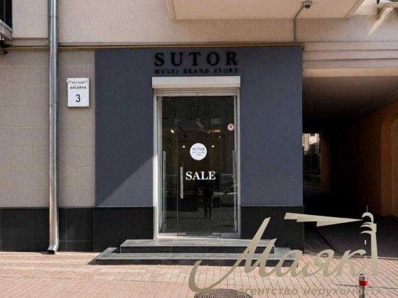 БЕЗ% Продаж комерційного фасадного приміщення 43 м.кв. Печерський р-н, вул. Басейна