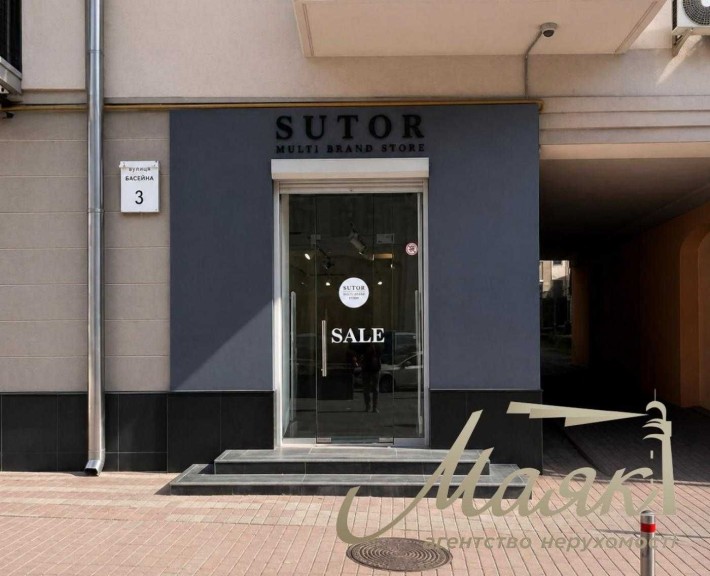 БЕЗ% Продаж комерційного фасадного приміщення 43 м.кв. Печерський р-н, вул. Басейна - фото 1