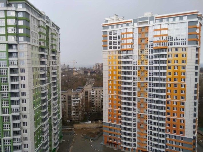 Продам комерційне нриміщеня в ЖК Чотири сезони на пр-ті Лесі Украінки - фото 1
