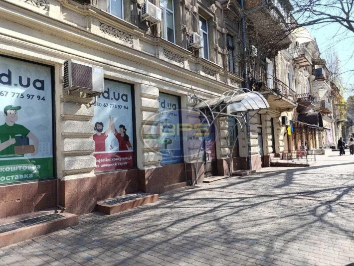 Продаж фасадного приміщення із стабільним орендатором - фото 1