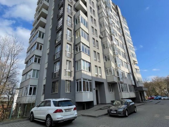 Продаж приміщення з ремонтом 226 м² в Новобудові по вул. Зеленій Львів