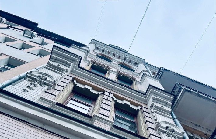 Центр. Исторический особняк 1913м2 + паркинг на 30 авто - фото 1