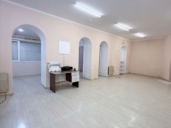 Продам офіс  в районі  2 ст Фонтана. Одеса