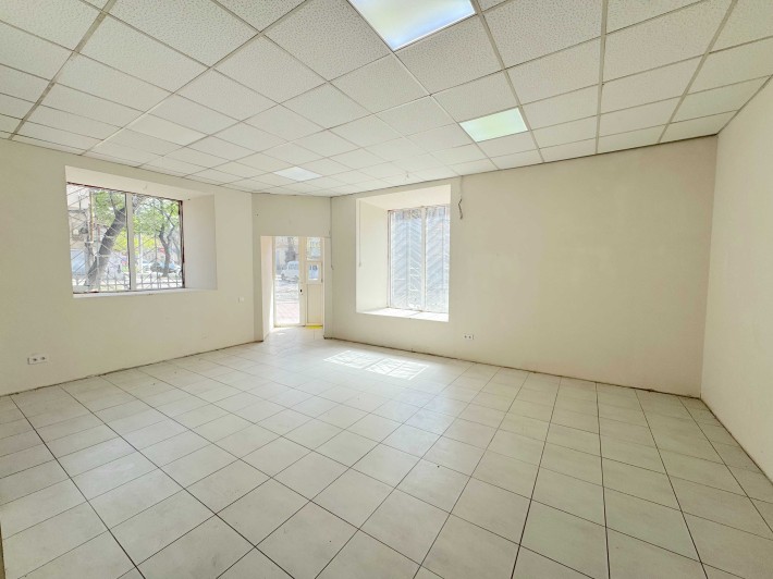 Аренда Сдам Магазин Угловой фасад 56 м² Нежинская,7 \ Богданова,8 - фото 1