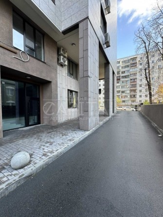 Продаж фасадного приміщення в ЖК Cardinal, 55м2, Печерськ, Київ - фото 1