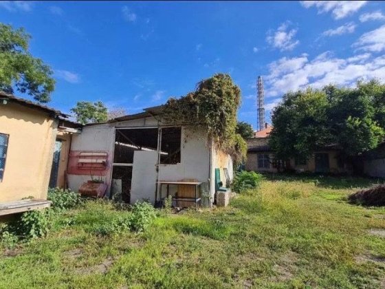 Участок 0,32 га в центре + строения 3000 м² |коммуникации