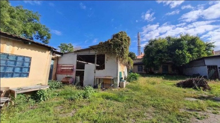 Участок 0,32 га в центре + строения 3000 м² |коммуникации - фото 1