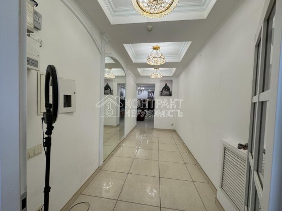 Продам коммерческое помещение пр.Науки Красная линия Космическая Харьков