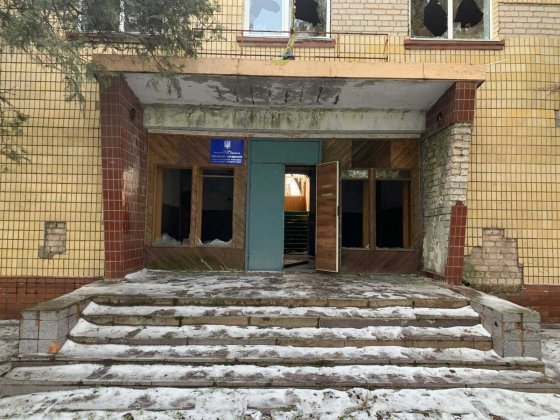 1/2 частина адмін. будинку - м. Апостолове, Дніпропетровська обл. Апостолове