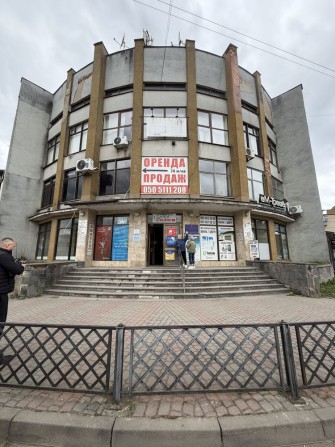 ПРОДАЖ КОМЕРЦІЙНОГО ПРИМІЩЕННЯ В Свалява (ЦЕНТР, Будинок побуту) - фото 1