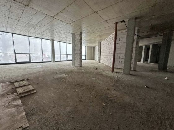 Комерційне приміщення 1926м2 вул. Набережна 1500$/м2 Криховцы