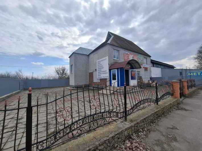 Продаж комерційного комплексу 521 м² на фасаді дороги, м. Узин - фото 1