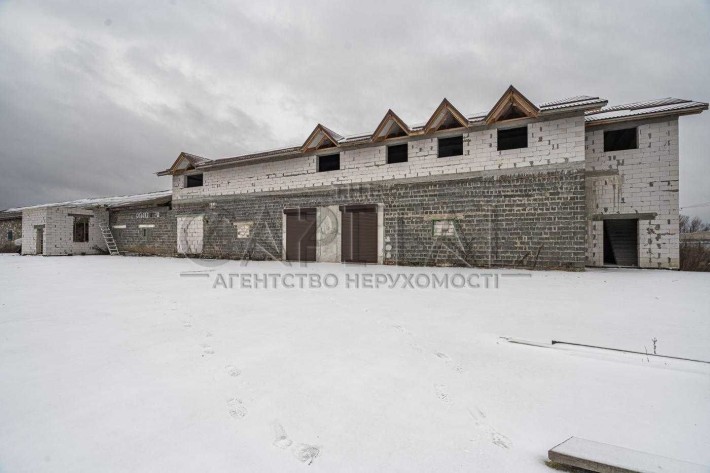Продаж виробничого комплексу у с. Крушинка 2га під'їзд для фур своя ТП - фото 1