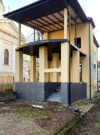 Продаж ексклюзивної комерційної будівлі в центрі м Сокаль Без комісії! - фото 1
