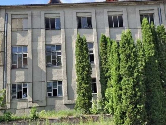 Трьохповерхова будівля 1 140.4 м2, м. Кролевець, вул. Ранкова 27А Кролевец