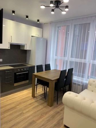 Продам 1к.кв  Степана Бандери, 32, Набережно-Рибальська дорога, 27 - фото 1