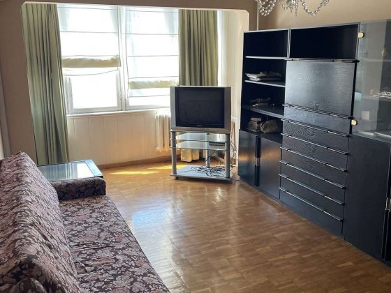 Продаж 2-к квартири вул. Мілютенка 15а Київ