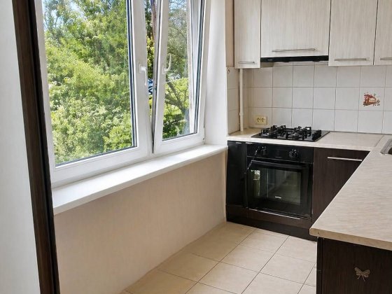 Продаж 2 к квартири ст м Чернігівська Дарниця Ремонт 2й поверх