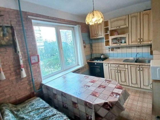 Продам 3-кімнатну квартиру, пр-т Оболонський, Оболонь. DT Киев
