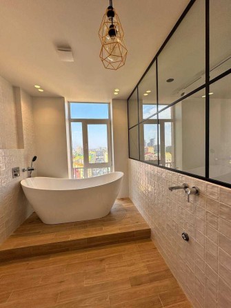 Продаж ексклюзивної квартири з панорамним видом на ЖК Комфорт Таун - фото 1